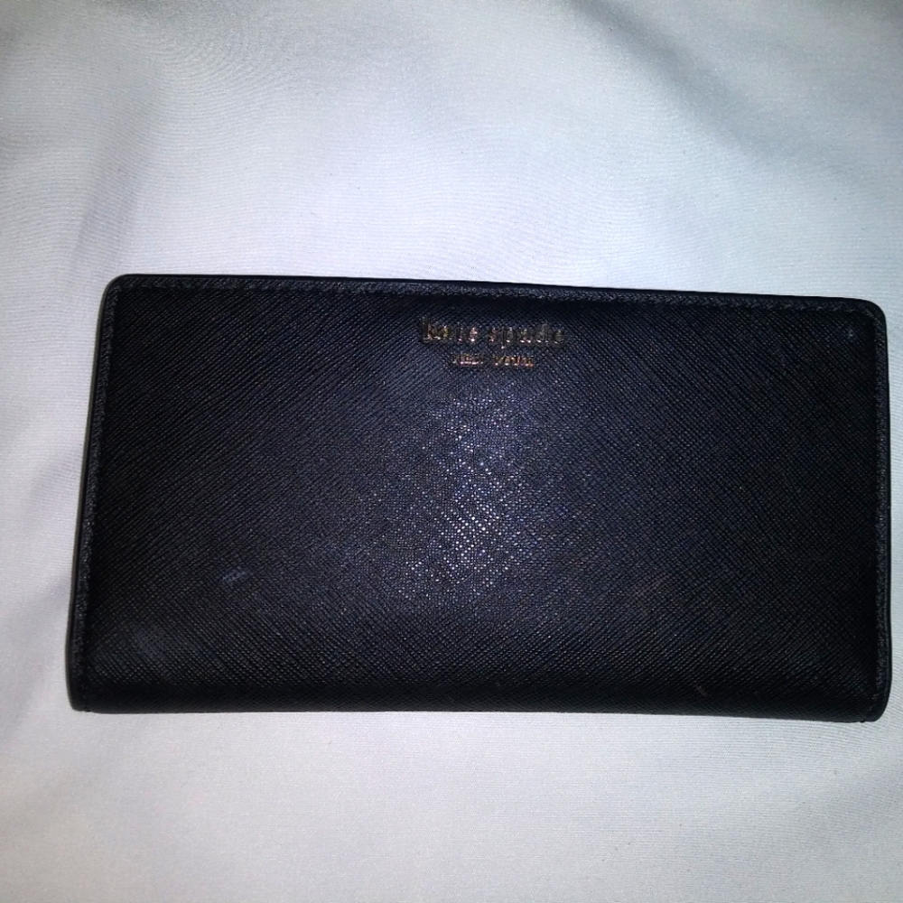 Kate spade New York. Slim Bifold Wallet